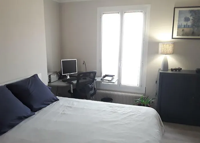 Apartment With Car Park - Charonne Neighborhood