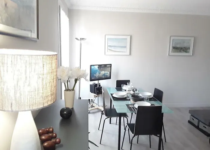 Apartment With Car Park - Charonne Neighborhood