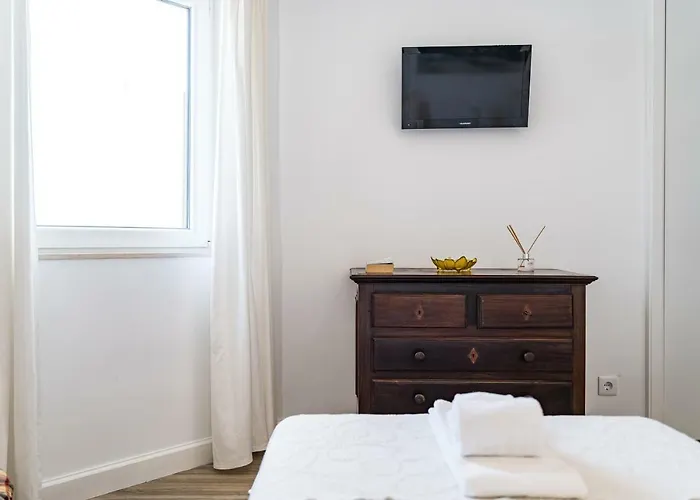 Vilamoura Marina Apartment With Swimming Pool