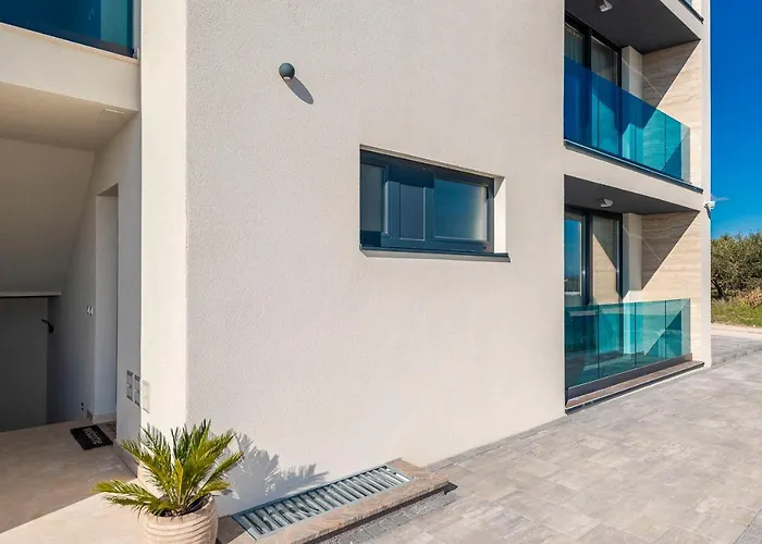 Ferienvermietung: Villa Tadic