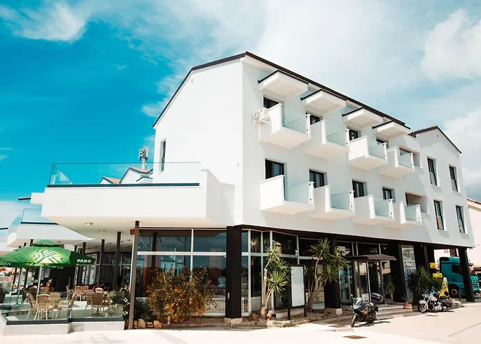 The Loza - Seaside Festival Hotel